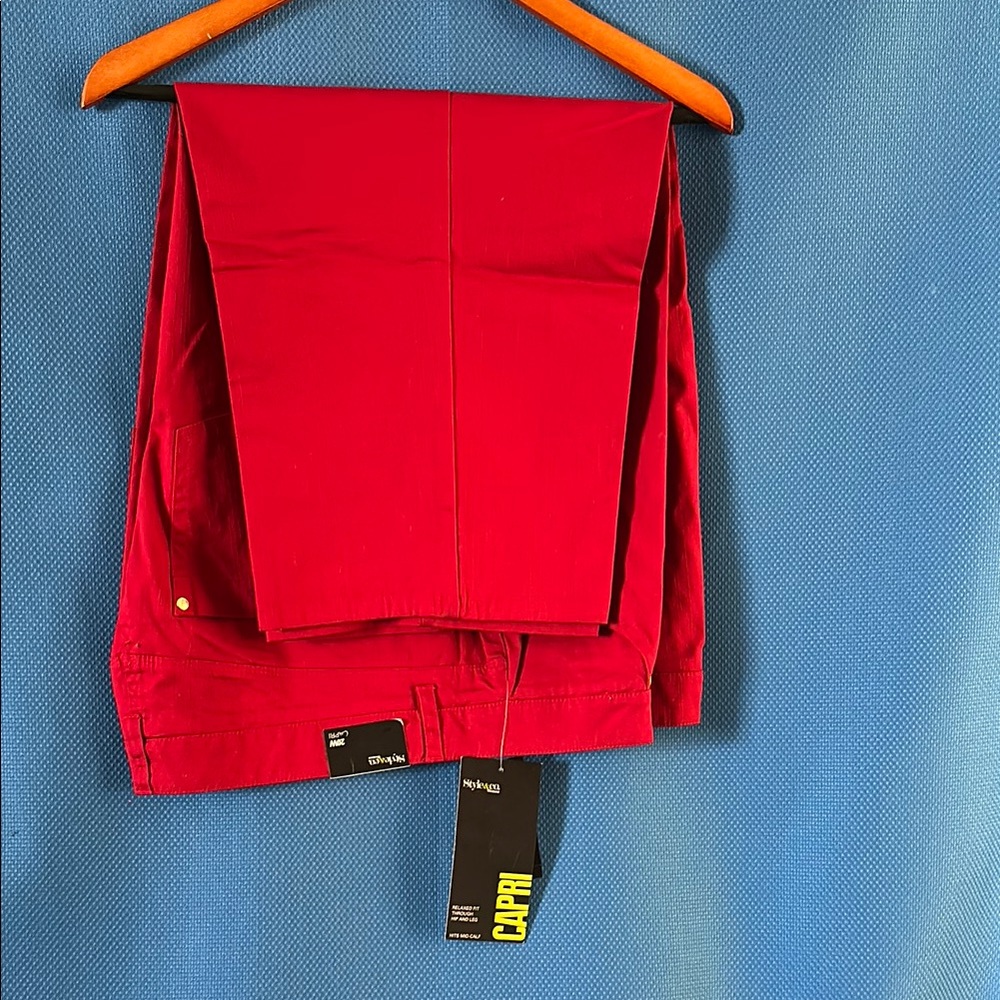 Style & Co Bright Red Capri Pants